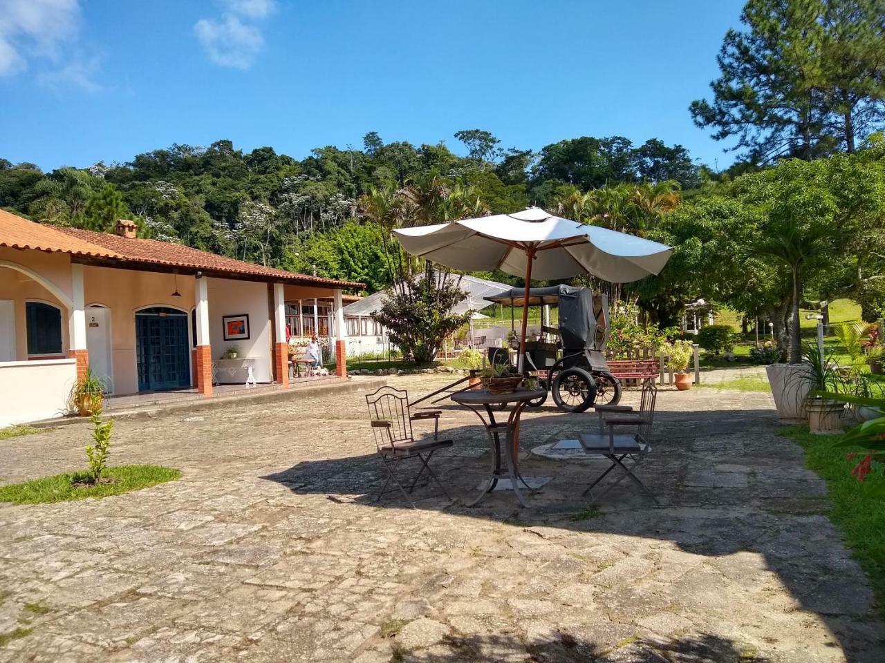 Hostel Vale Do Cafe Ipiabas Exteriör bild